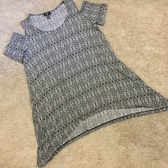 Jones New York Off the Shoulder Coastal Handkerchief Hem Top - Picture 11 of 15